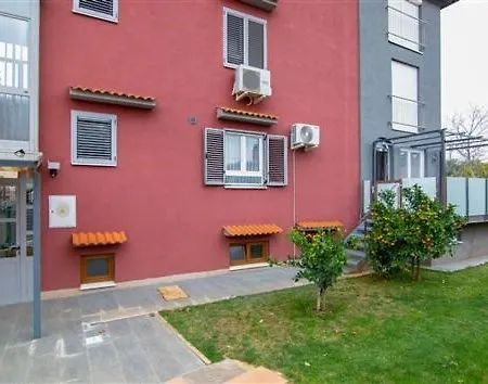 Stella Apartment *